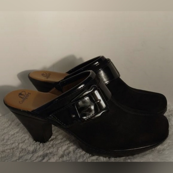 I Love Comfort Shoes - ** SOLD ** Leather/suede clogs/mules - I Love Comfort " Suzanne" - fit big - EUC